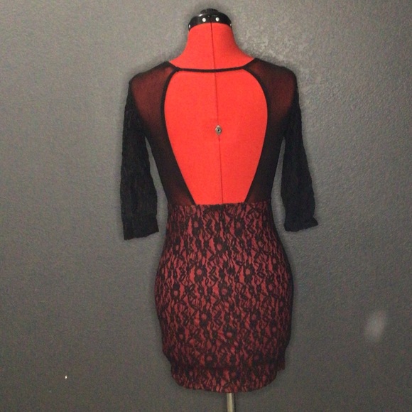 Mesh and lace dress - Picture 4 of 14